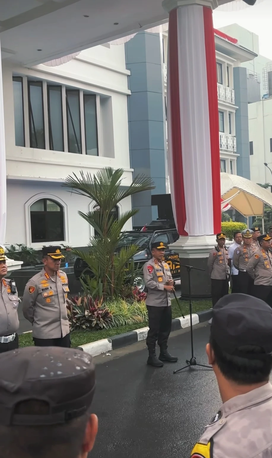 kapolda-jabar-cek-kesiapan-personel-jelang-aksi-unjuk-rasa-di-dprd-jawa-barat